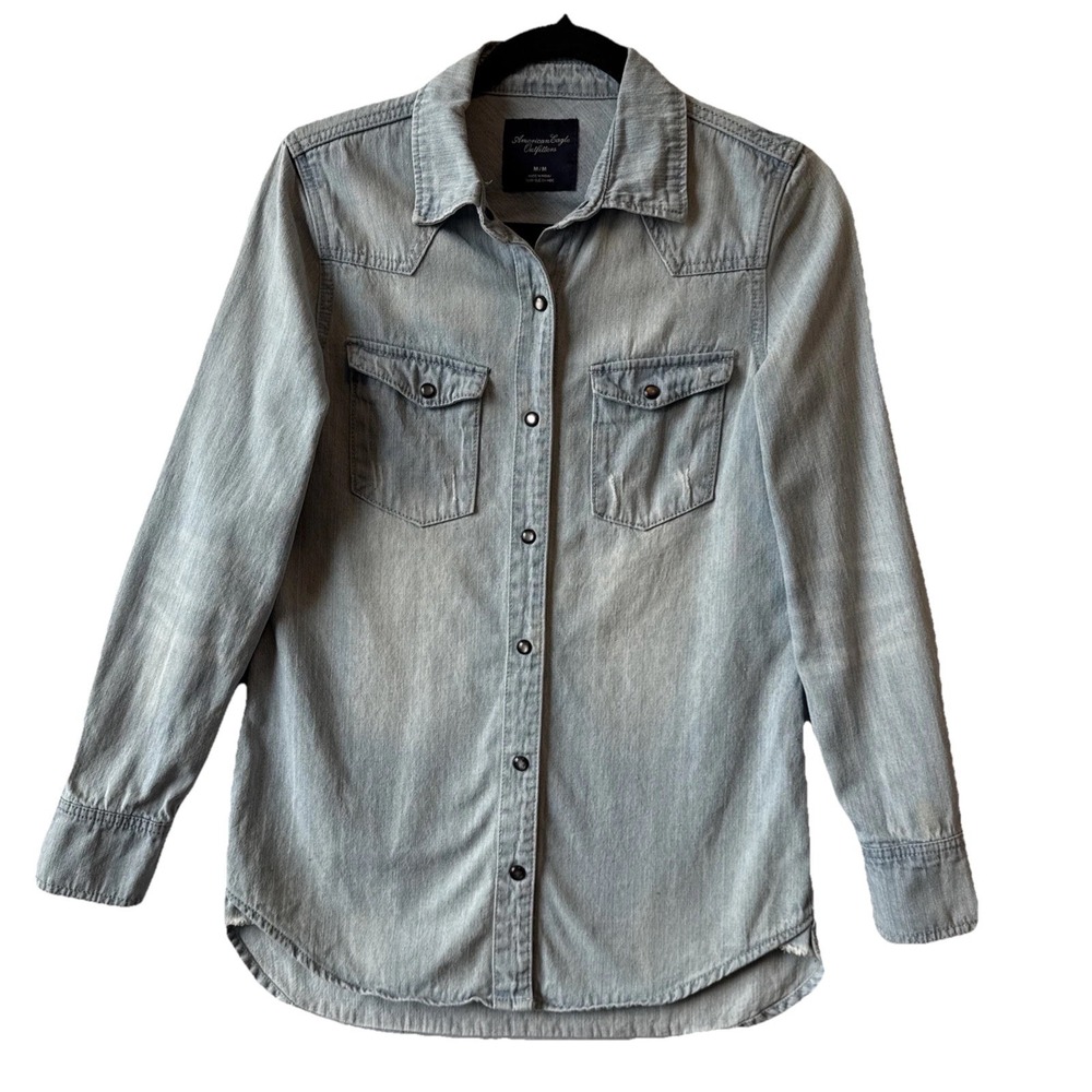 American Eagle Western Lightwash Raw Distressed Denim Pearl Snap Shirt M Cowgirl